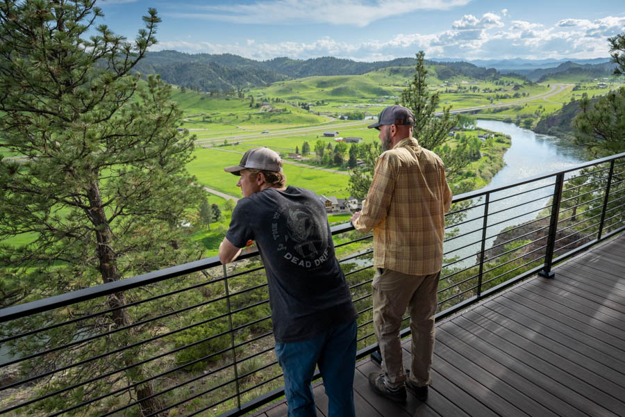Missouri Cliffs Lodge deck with a view