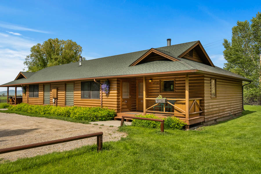 El Western Mountainside