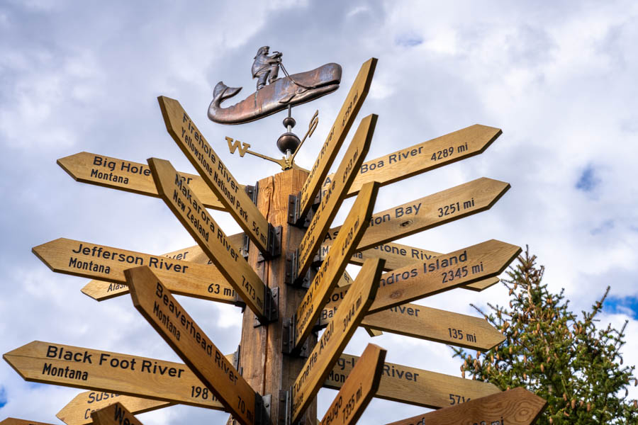 Madison River Lodge sign post