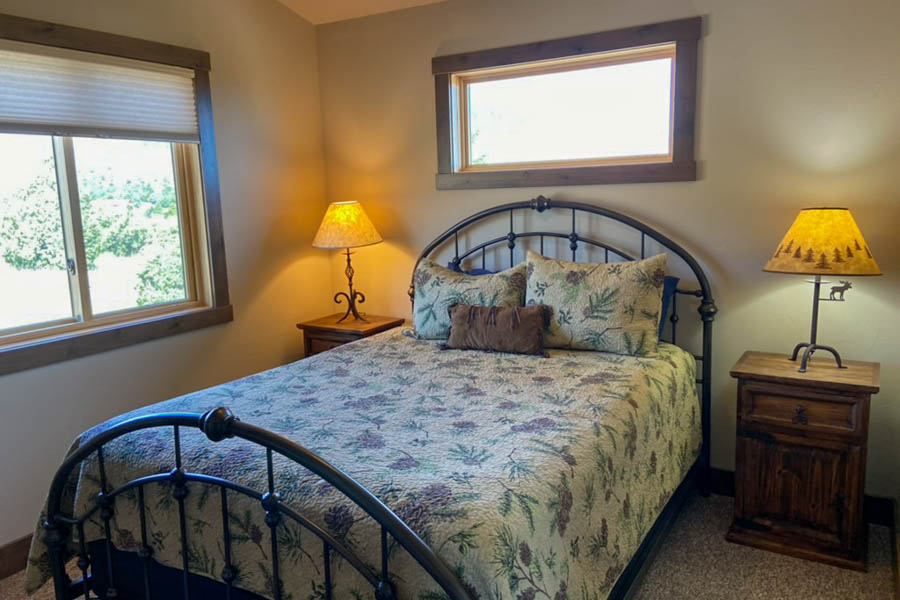 Little Juniper bed Ennis MT vacation home