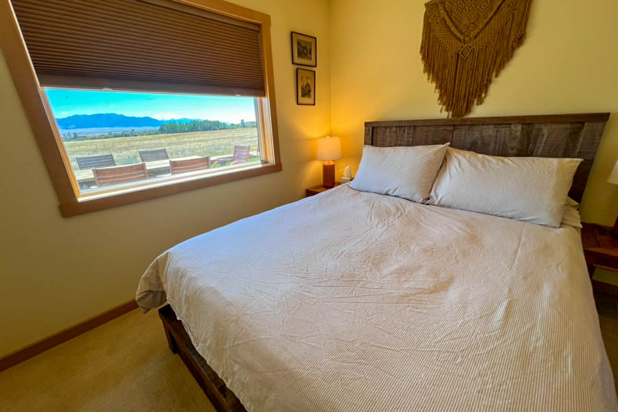 Ennis MT rental cabin