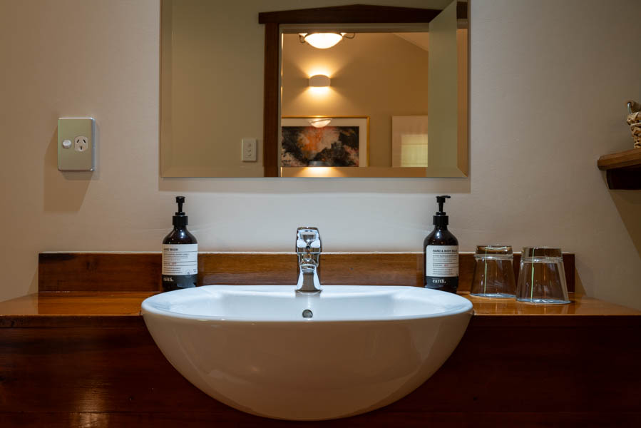 Owen River Lodge room shot