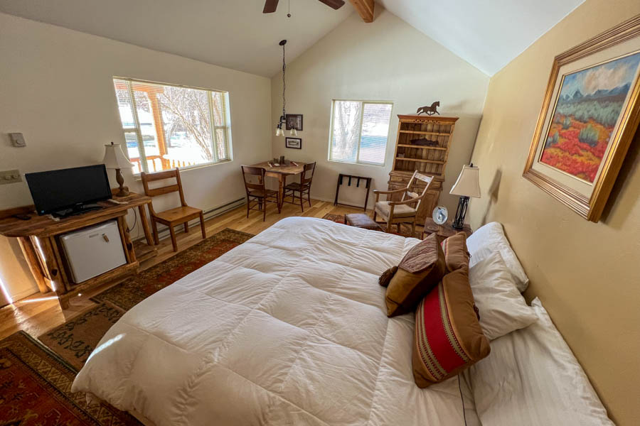 Riverbend House bedroom Waterfront Madison River vacation rental