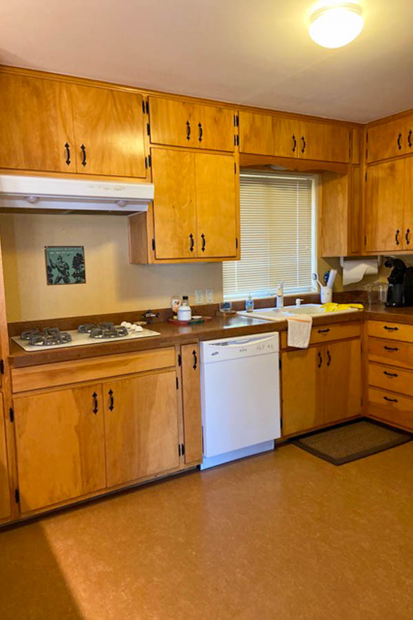 Riverbend House kitchen Madison River vacation rental