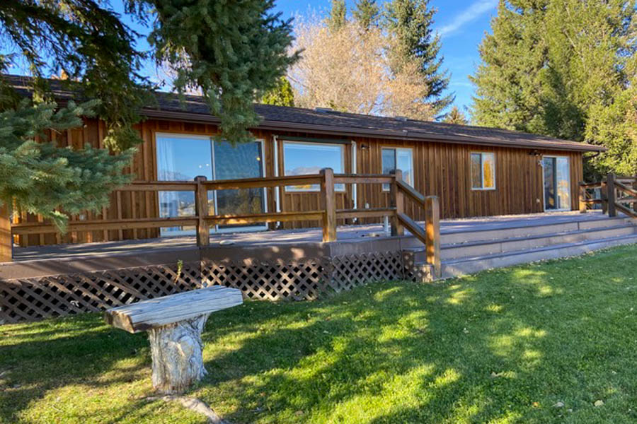 Riverbend House back deck Ennis MT rental house