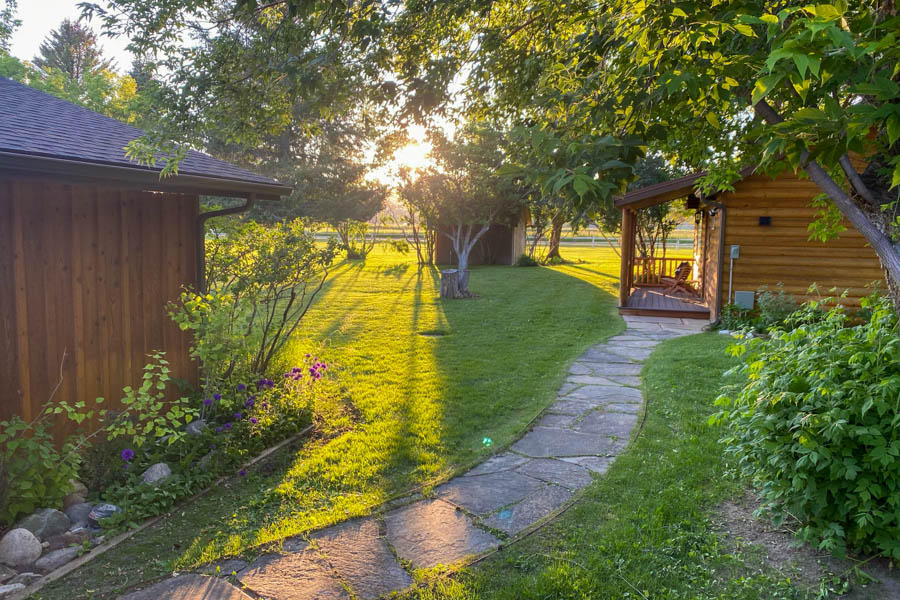 Riverbend House path Madison River house rental waterfront