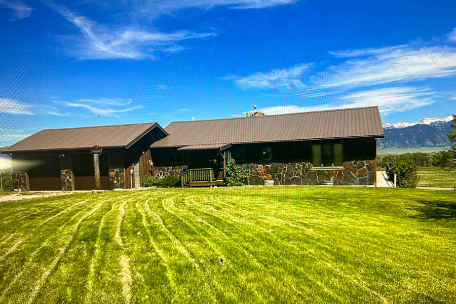 Vacation home near Ennis, MT