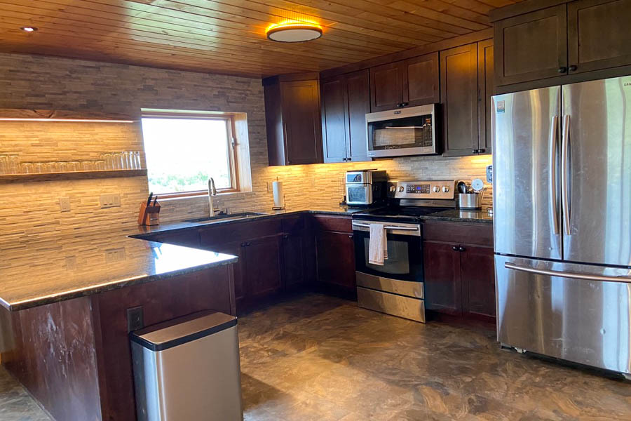 Fox Den kitchen area Madison River vacation home