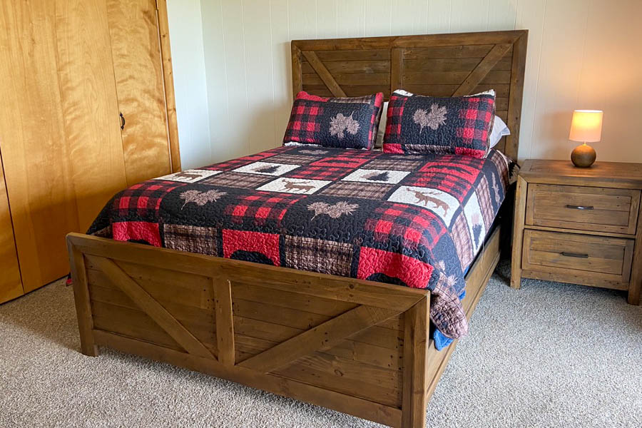 Fox Den bed Madison river vacation home