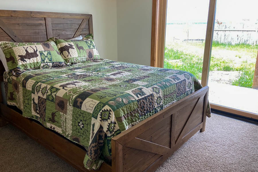 Fox Den bed Ennis, MT vacation rental