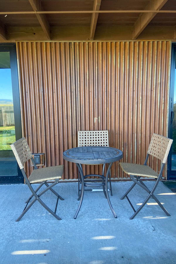 Fox Den outside tabel Madison river rental home