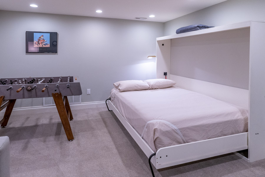 Absaroka Sunrise Vacation Rental Home Paradise Valley bed