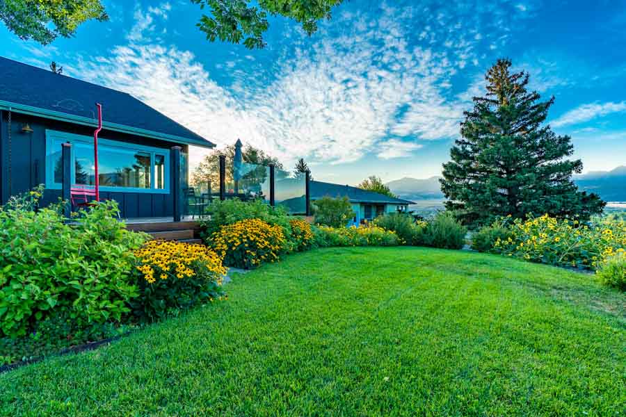 Absaroka Sunrise Vacation Rental Home Paradise Valley outside