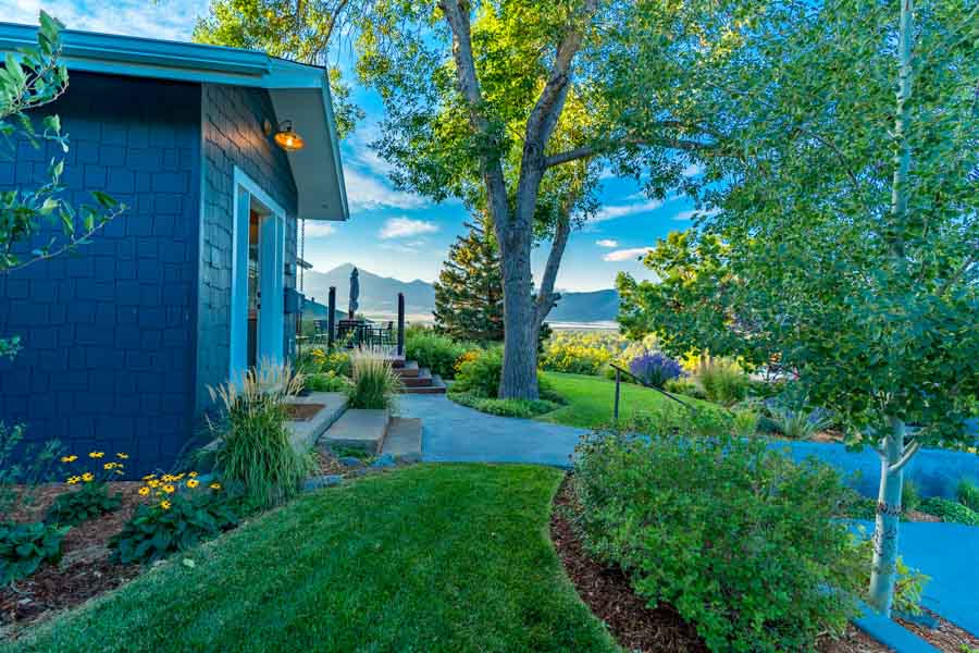 Absaroka Sunrise Vacation Rental Home Paradise Valley outside