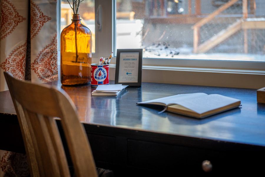 Absaroka Sunrise Vacation Rental Home Paradise Valley desk