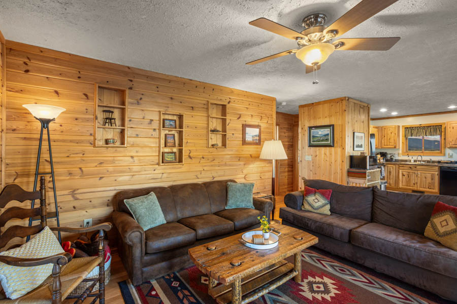 Livingston Montana Vacation Rental Home Blackhawk Cabin