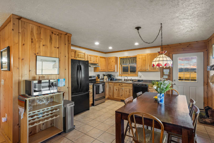 Livingston Montana Vacation Rental Home Blackhawk Cabin