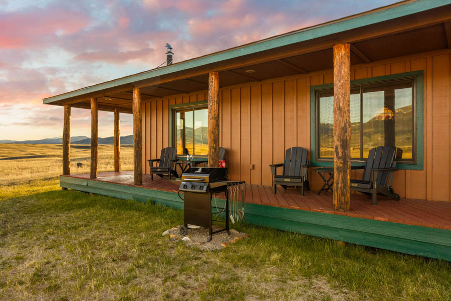 Livingston Montana Vacation Rental Home Blackhawk Cabin outside
