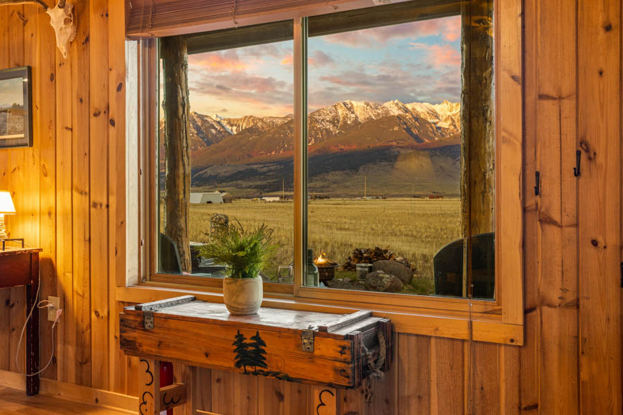 Paradise Valley Vacation Rental Home Livingston Blackhawk Cabin