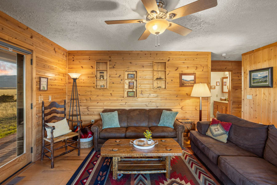 Paradise Valley Vacation Rental Home Blackhawk Cabin interior