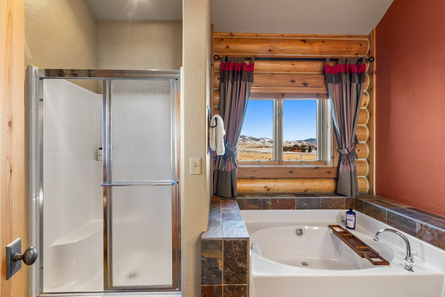 Rental Home in Paradise Valley the Chalet bathroom