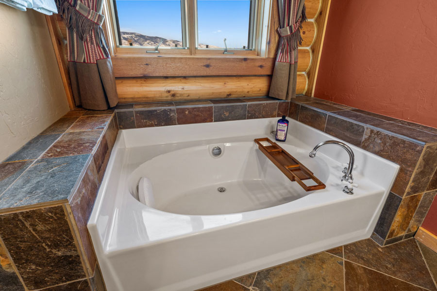 Rental Home in Paradise Valley the Chalet bathroom