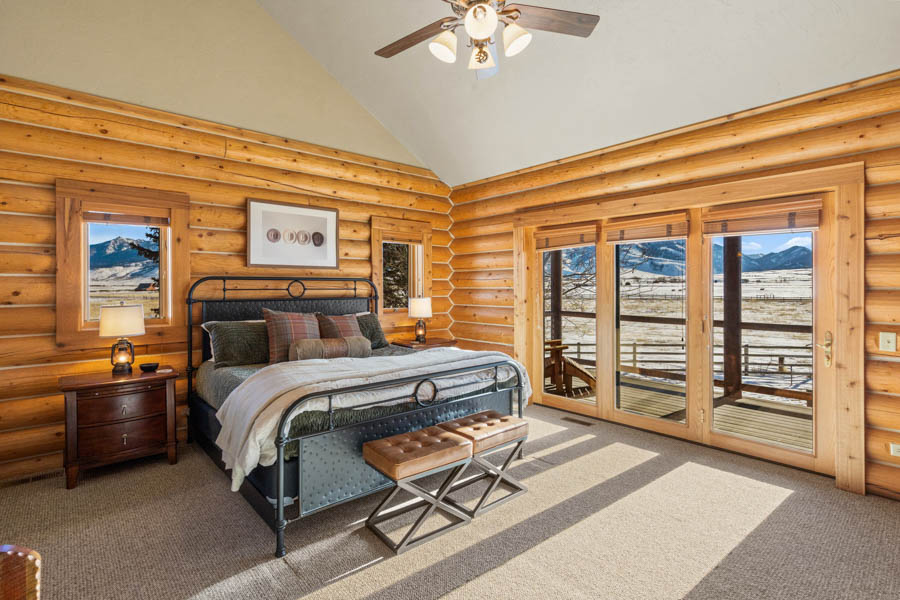 The Chalet Rental Home in Paradise Valley Montana bed