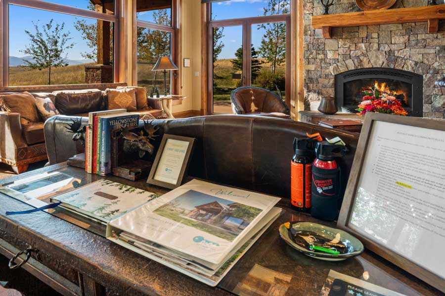 Vacation Rental in Paradise Valley Cowboy Lake Lodge