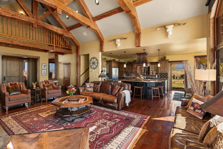 Vacation Rental in Paradise Valley Cowboy Lake Lodge interior