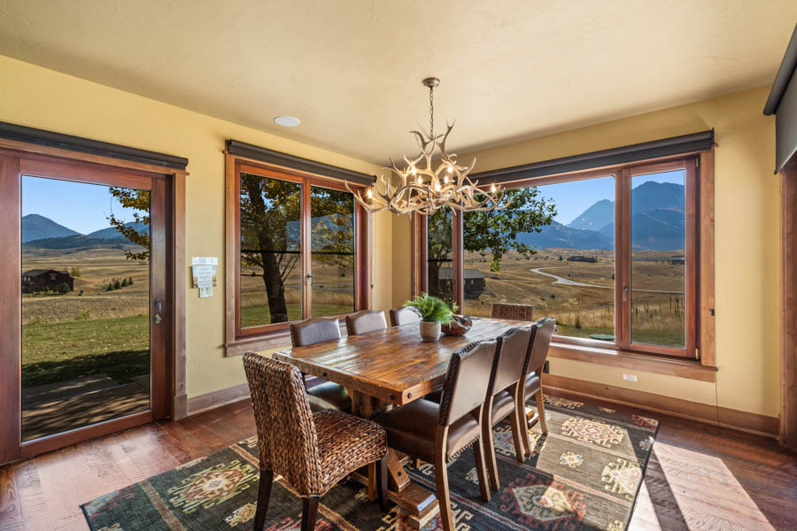 Paradise Valley Cowboy Lake Lodge Vacation Rental