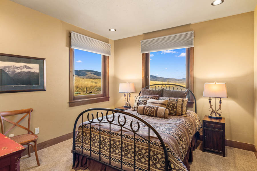 Yellowstone River Vacation Home Cowboy Lake Lodge