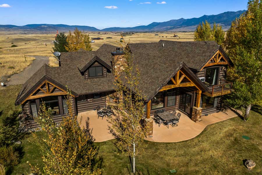 Cowboy Lake Lodge Vacation Rental in Paradise Valley