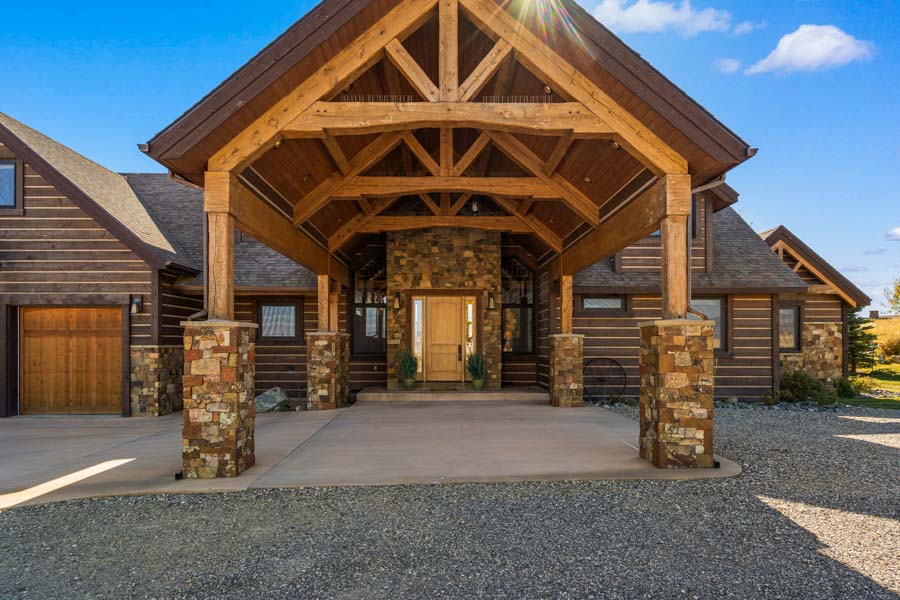 Livingston Montana Rental Home Cowboy Lake Lodge entry
