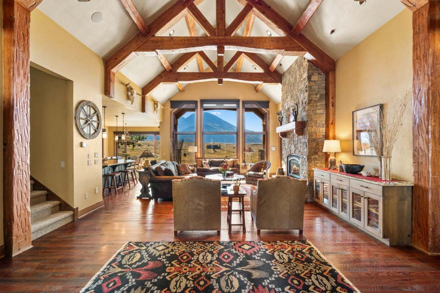 Vacation Rental in Paradise Valley Cowboy Lake Lodge