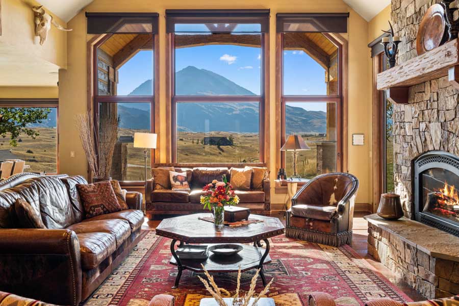 Vacation Rental in Paradise Valley Cowboy Lake Lodge