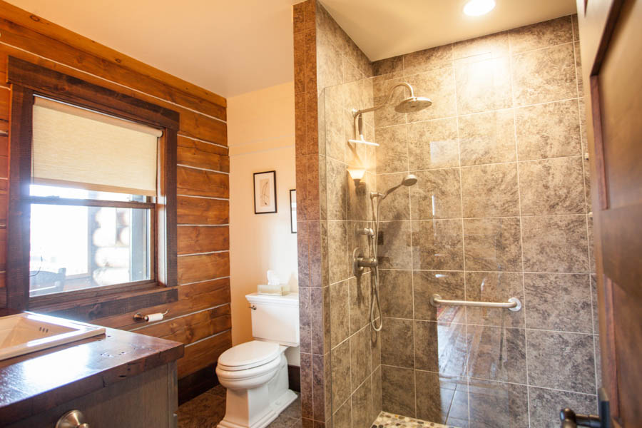 Paradise Valley Vacation Rental bath