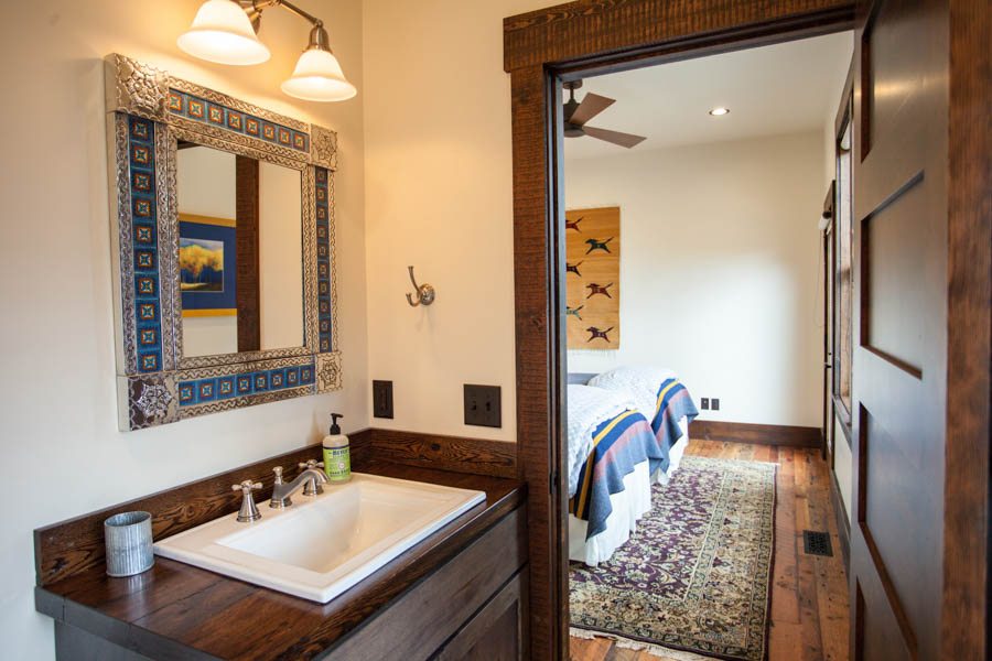 Crane's Bend Paradise Valley Vacation Rental bath