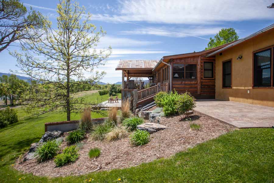 Crane's Bend Paradise Valley Vacation Rental Home outside