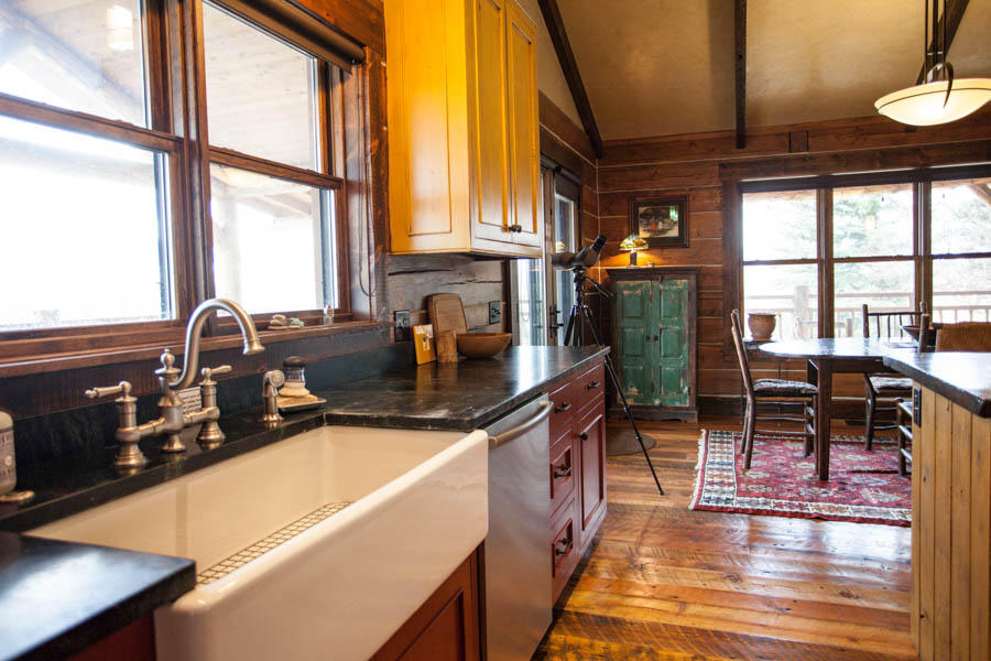 Crane's Bend Rental Home in Paradise Valley kitchen