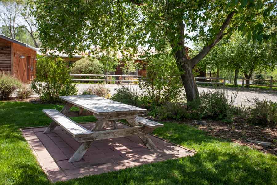 Crane's Bend Paradise Valley Vacation Rental Home table