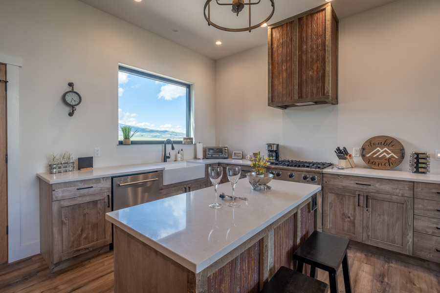 Yellowstone River Rental home Double MM Ranch kitchen