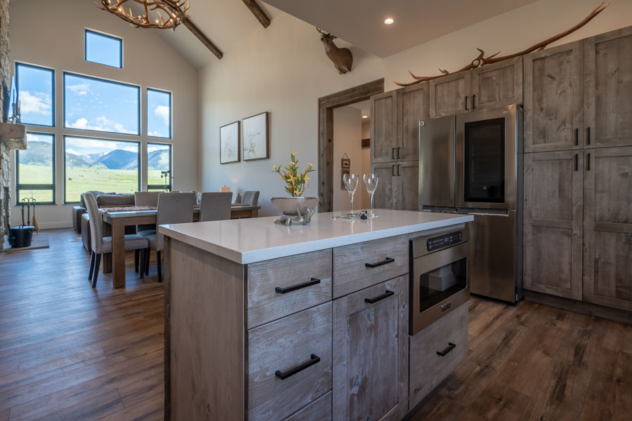 Yellowstone River Rental home Double MM Ranch kitchen