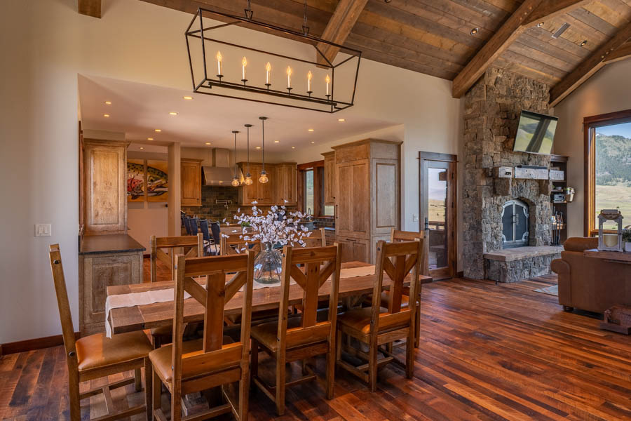 Livingston Montana Vacation Rental Home Emigrant Peak Lodge inside