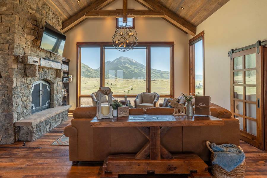 Livingston Montana Vacation Rental Home Emigrant Peak Lodge inside