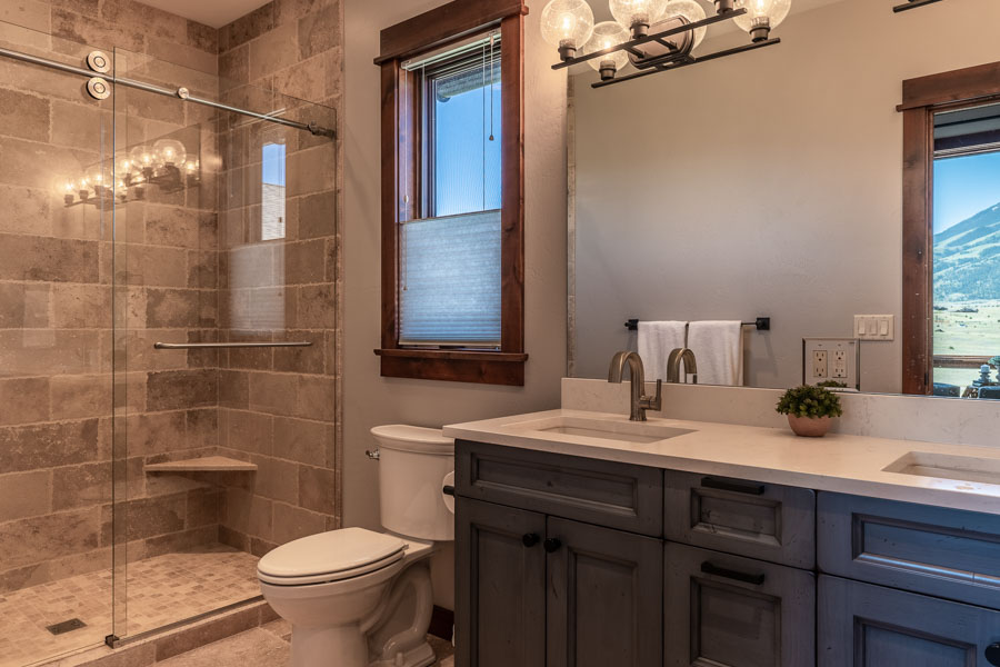 Livingston Montana Vacation Rental Home Emigrant Peak Lodge bath