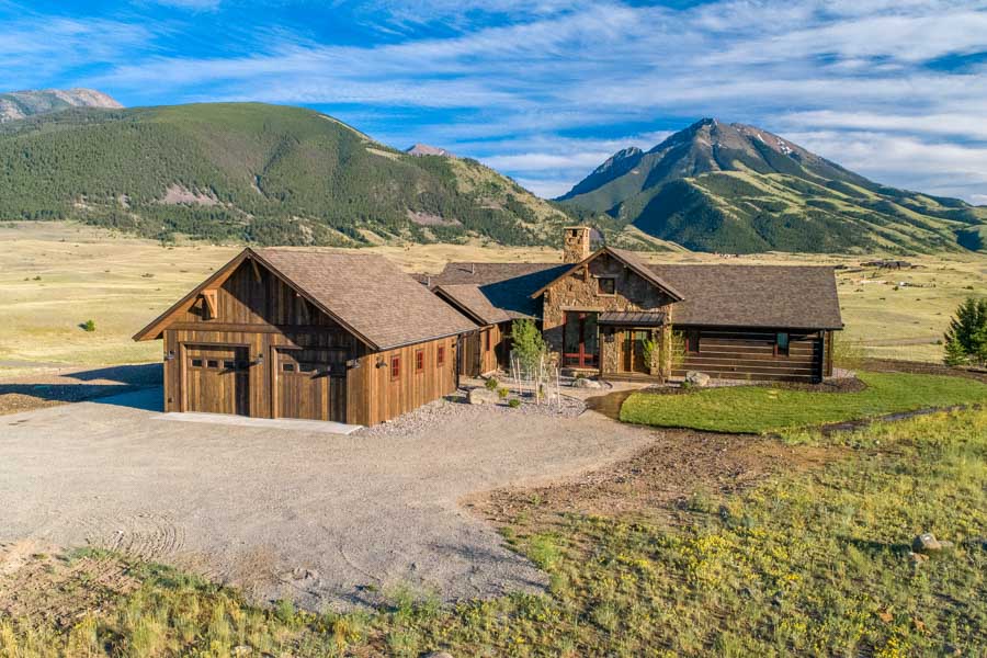 Livingston Montana Vacation Rental Home Emigrant Peak Lodge outside