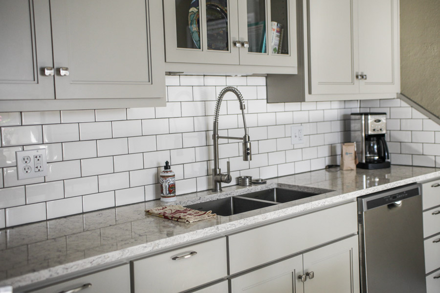 Livingston Vacation Rental Home Fisherman's Bungalow kitchen