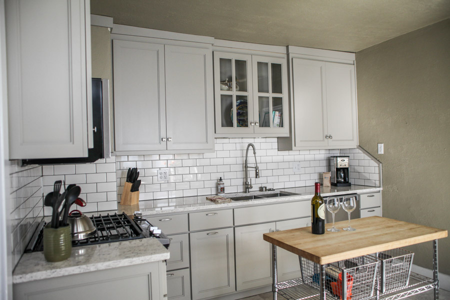 Livingston Vacation Rental Home Fisherman's Bungalow kitchen