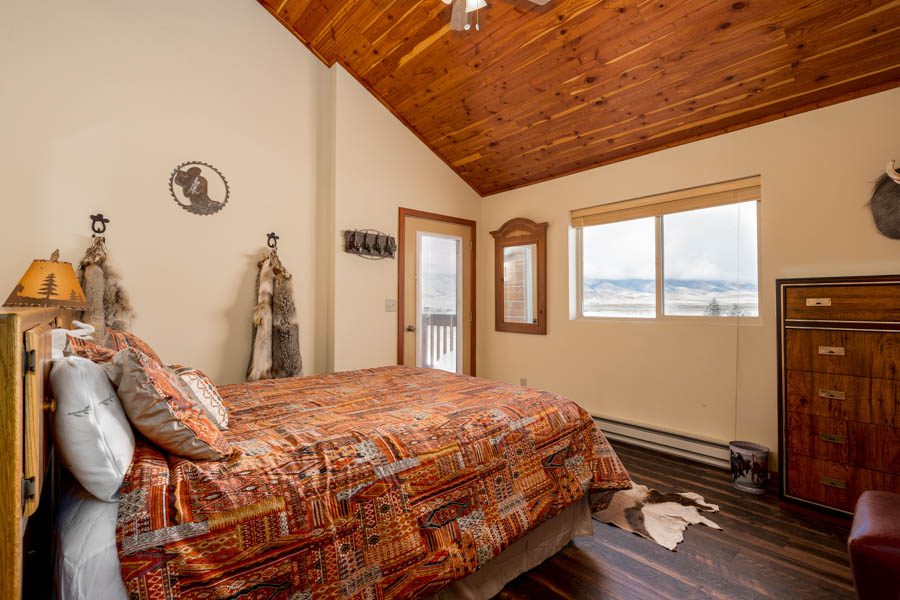 Paradise Valley Rental Home Horseshoe Ranch bed