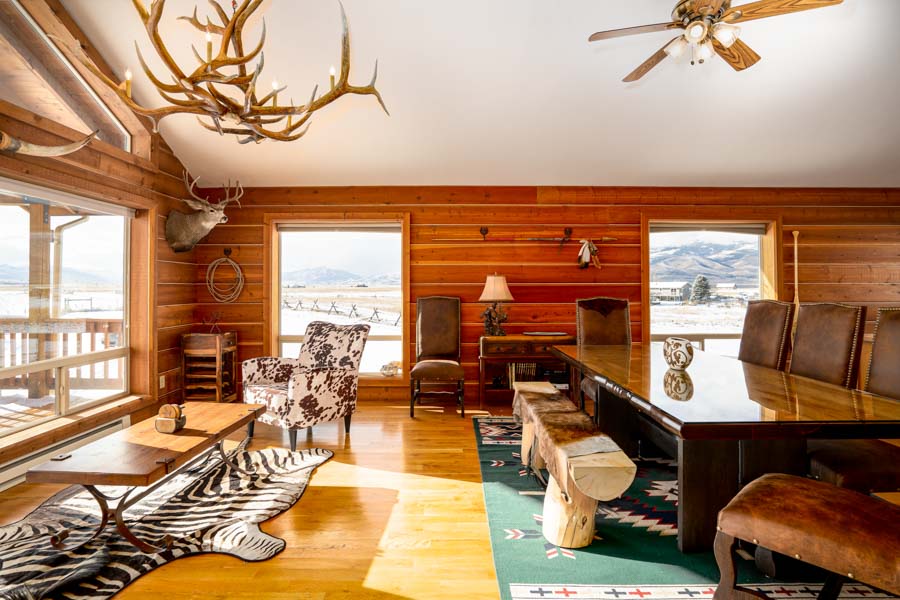 Livingston Montana Vacation Rental Home Horseshoe Ranch inside